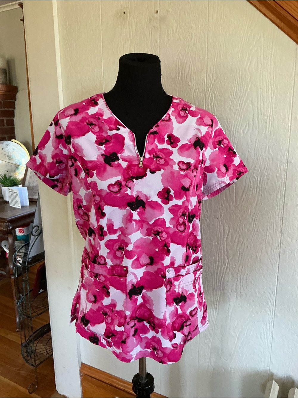 Floral Zip-Front Medical Scrub Top in Pink